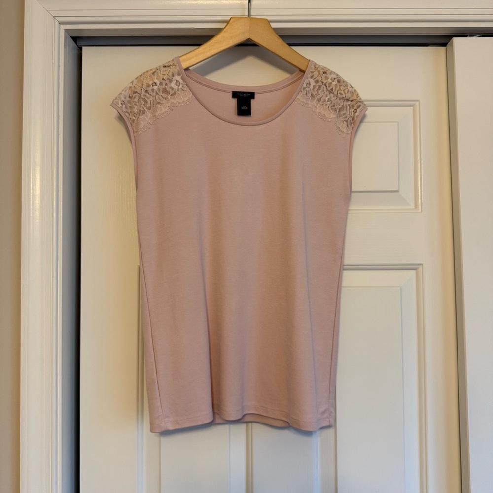 Ann Taylor Factory Women’s Light Pink Lace On Shoulders Shirt Top Casual XS